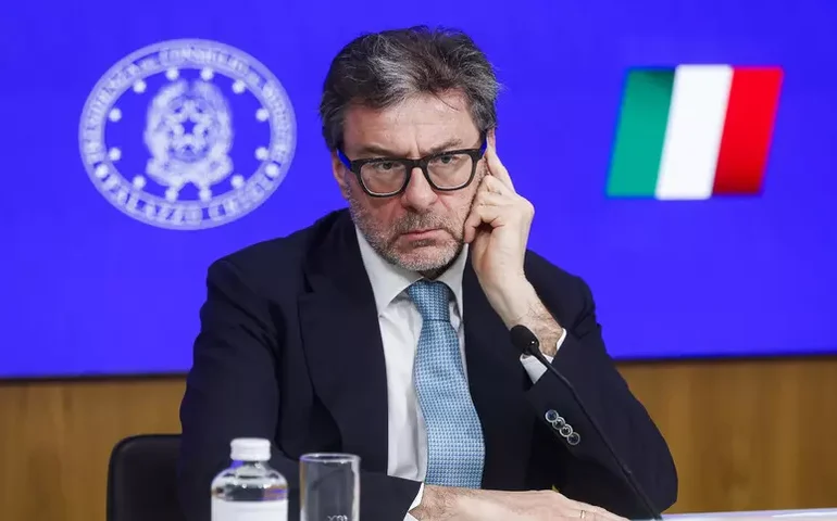 Governo da Itália reduz projeções de crescimento da economia