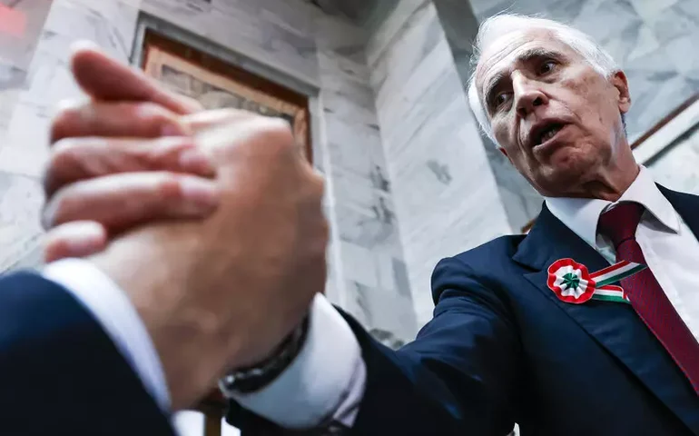 Malagò mantém dúvida sobre candidatura ao comando de federação italiana