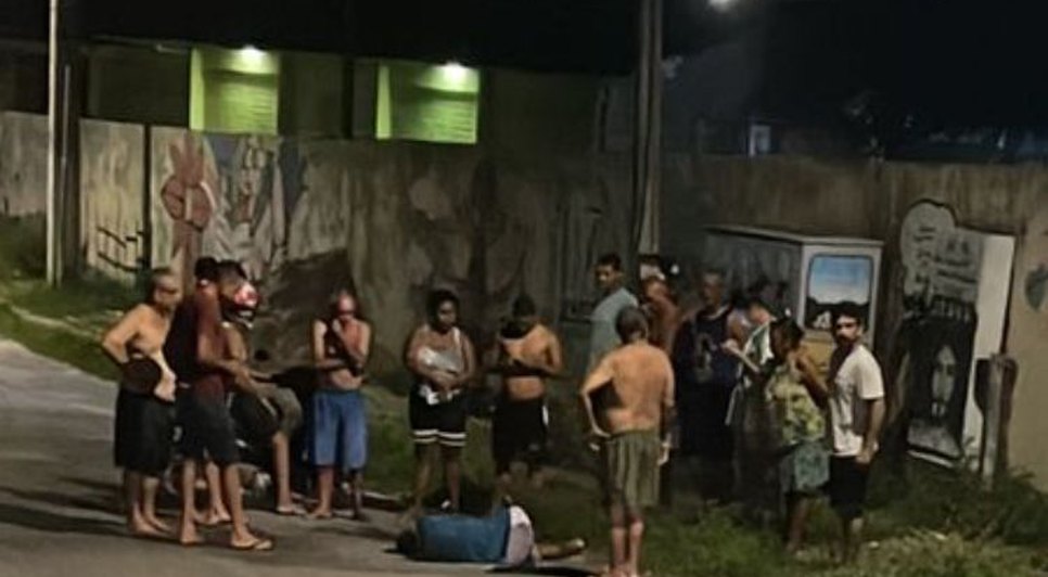 Homem é baleado na frente de escola em Aracaju