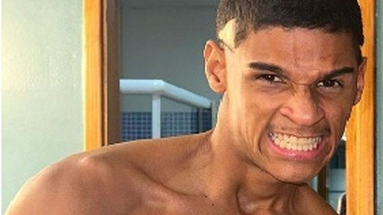 Luva de Pedreiro anuncia que vai ser pai: 'Cristiano Ronaldo Jr. vem aí'