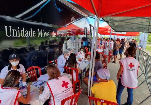 Ônibus da vacina vai ao conjunto Aprígio Vilela nesta quarta-feira(16)