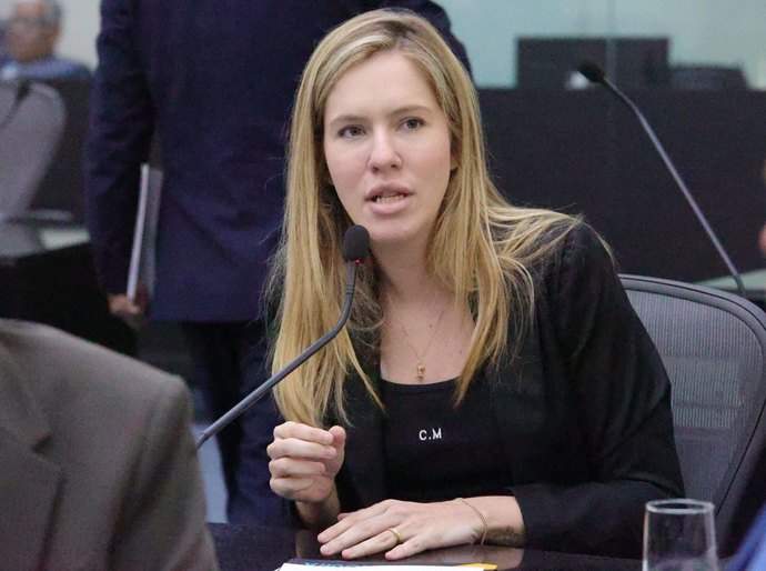 Projeto de Cibele Moura que garante direitos de servidores da Casal em caso de privatização está pronto para entrar em pauta