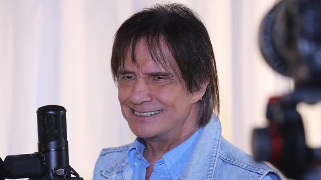 Roberto Carlos sofre acidente em gravação do especial de fim de ano