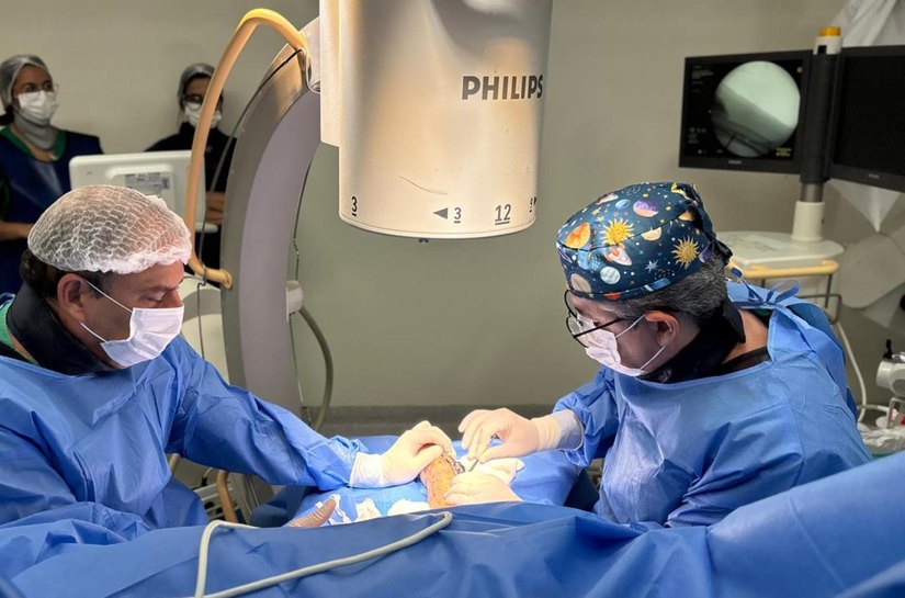 Paciente passa por cirurgia no Hospital Metropolitano de Alagoas e tem os movimentos da mão preservados