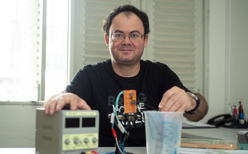 Professor da rede estadual ganha Prêmio de Excelência Acadêmica da Fapeal