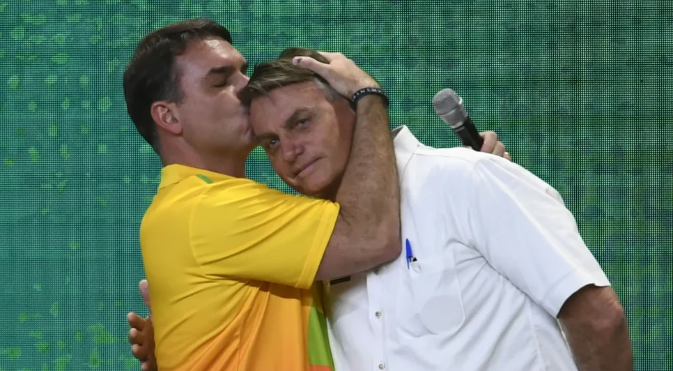 Flávio e jair bolsonaro.Fonte: Internet