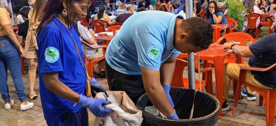 Coleta seletiva representa renda extra para cooperativas. Foto: Ascom Alurb