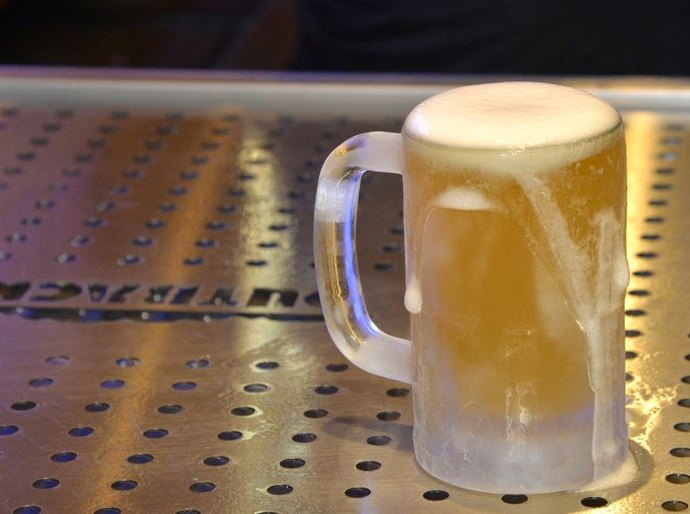 Outback oferece chope de cortesia para quem fizer “esquenta” para Farra Vip
