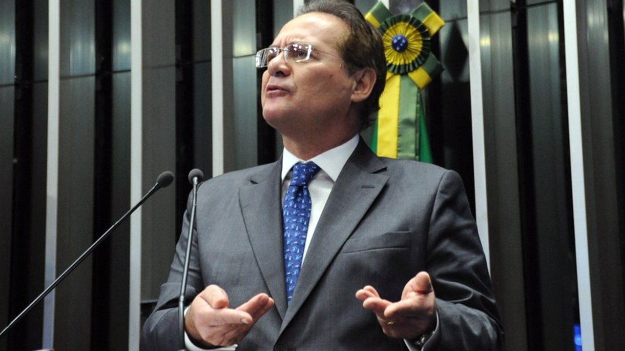 Com 49 votos, Renan é reeleito presidente do Senado Federal