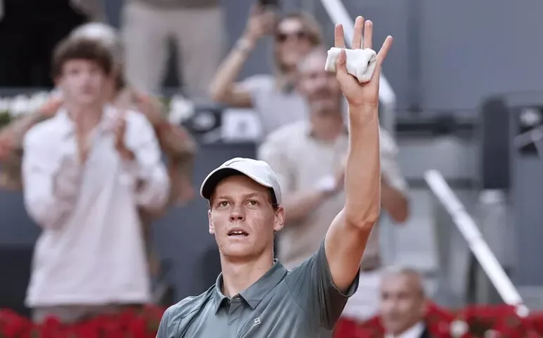 Sinner vence de virada e avança no Masters 1000 de Madri
