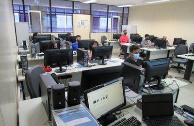 Jovens assistidos pela Assistência Social participam de curso de operador de computador