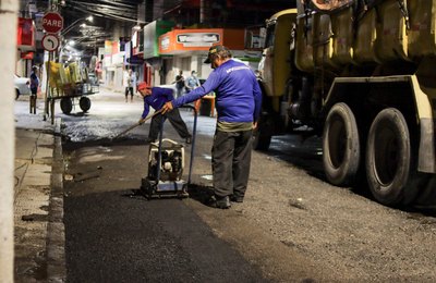 Prefeitura de Maceió reforça tapa-buraco em ruas do Centro