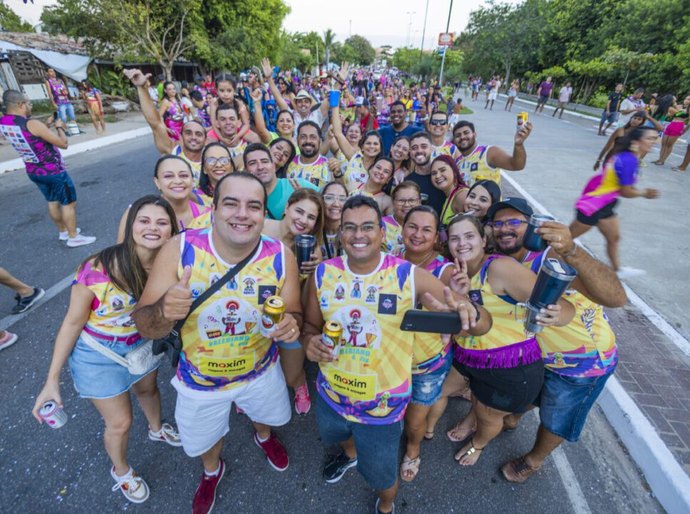 Folia de Rua transforma as ruas de Arapiraca em festa ao longo dos anos com frevo e animação
