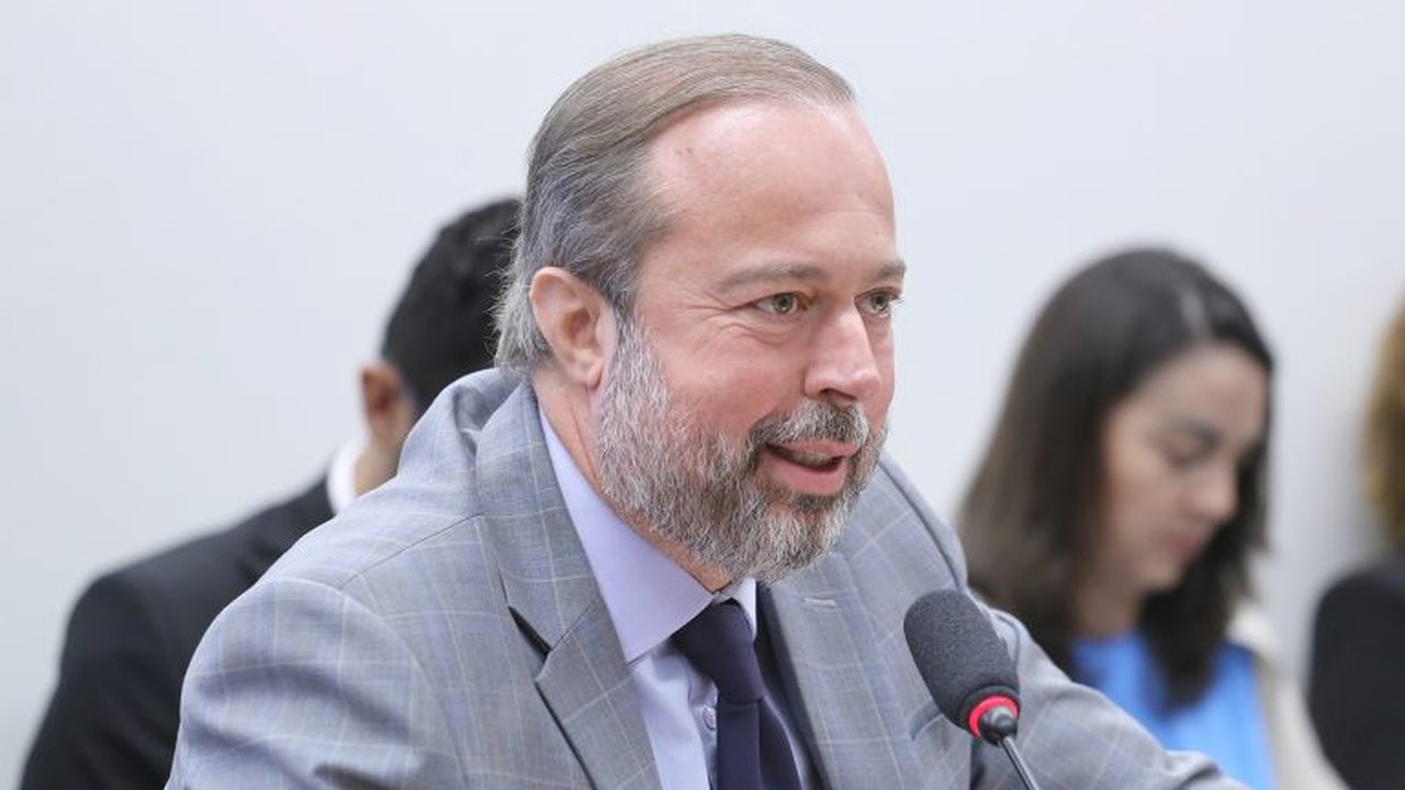 Brasil foi o país com menor impacto com guerra dos EUA no Oriente Médio, diz ministro Silveira