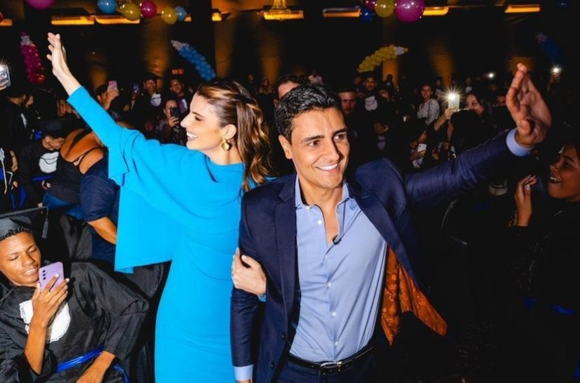 Maceió Abraça o Mundo: em Londres, JHC e Marina Candia recebem estudantes da rede municipal para intercâmbio histórico