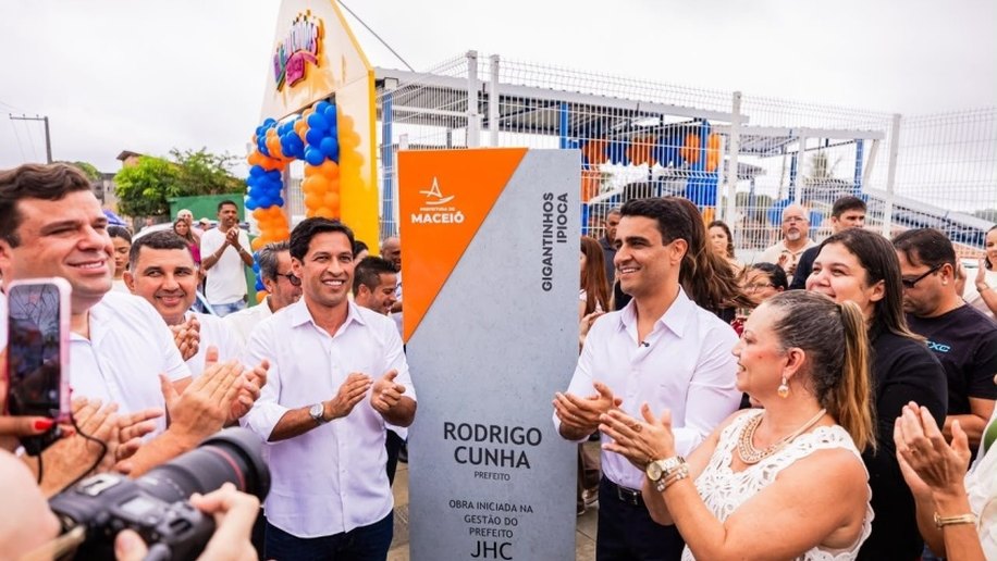 Prefeito Rodrigo Cunha entrega Gigantinhos Bilíngue de Ipioca e reforça compromisso com a educação infantil