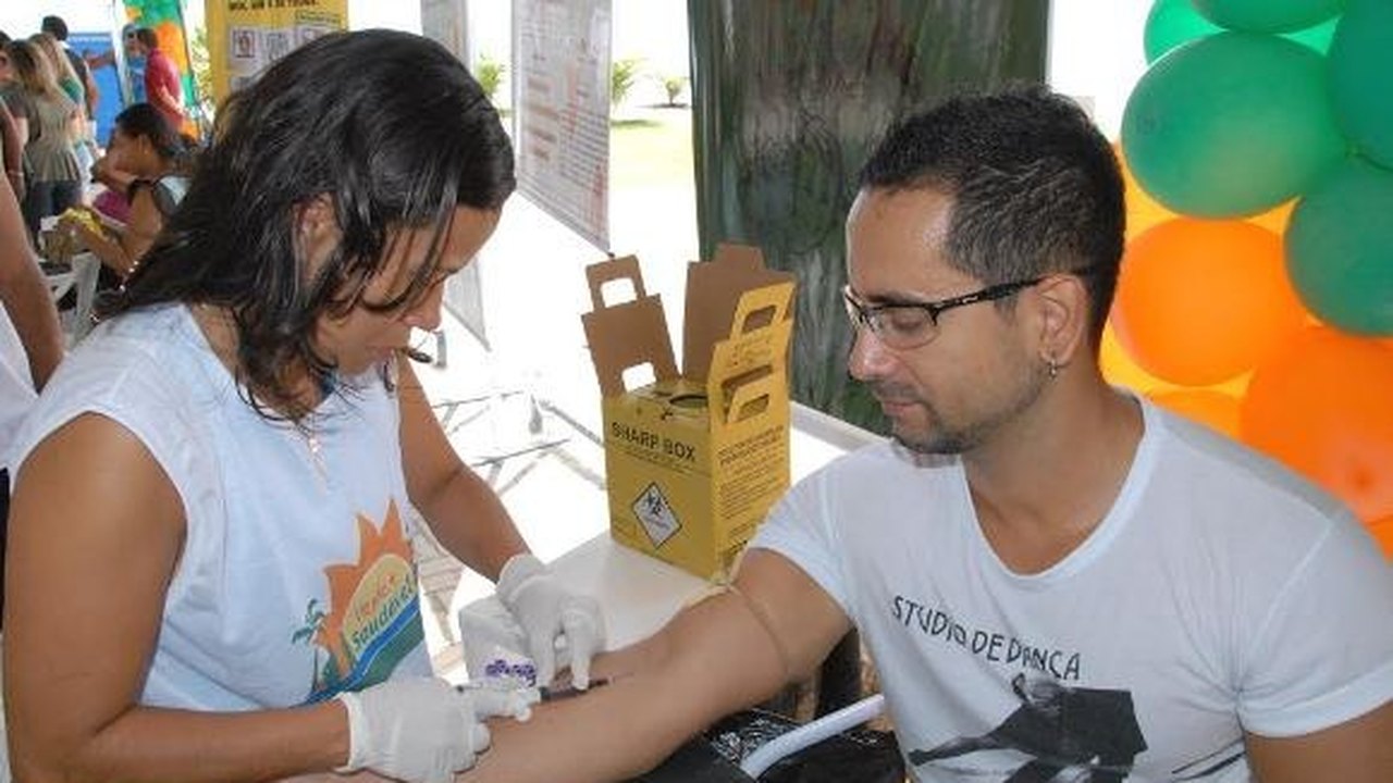 Hemoal realiza coleta de sangue e cadastro para doação de medula na Jatiúca