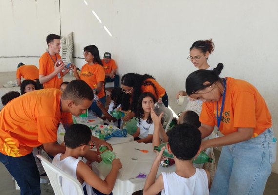 Alurb leva educação ambiental para bairros e escolas da capital