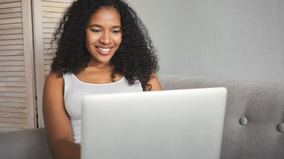 Coletivo Online abre inscrições para capacitação de jovens ao primeiro emprego