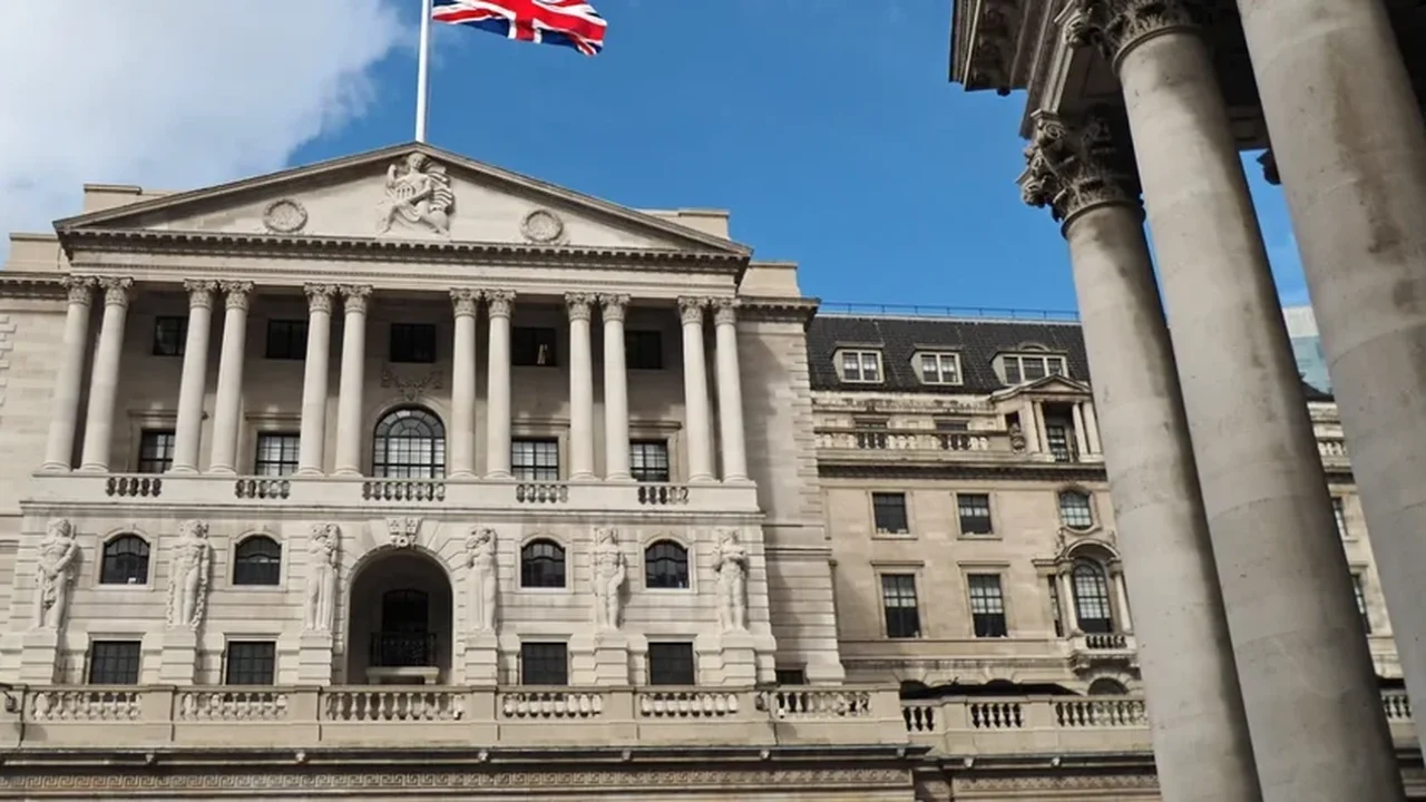 Ainda é muito cedo para ver os efeitos de tarifas sobre preços, diz Andrew Bailey, do BoE
