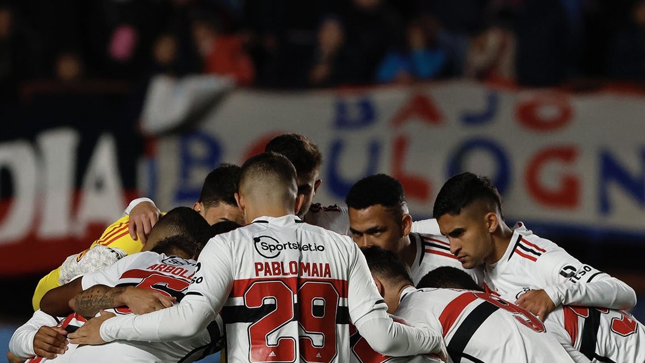 Lucas evolui, participa integralmente de treino e se aproxima de retorno ao São Paulo