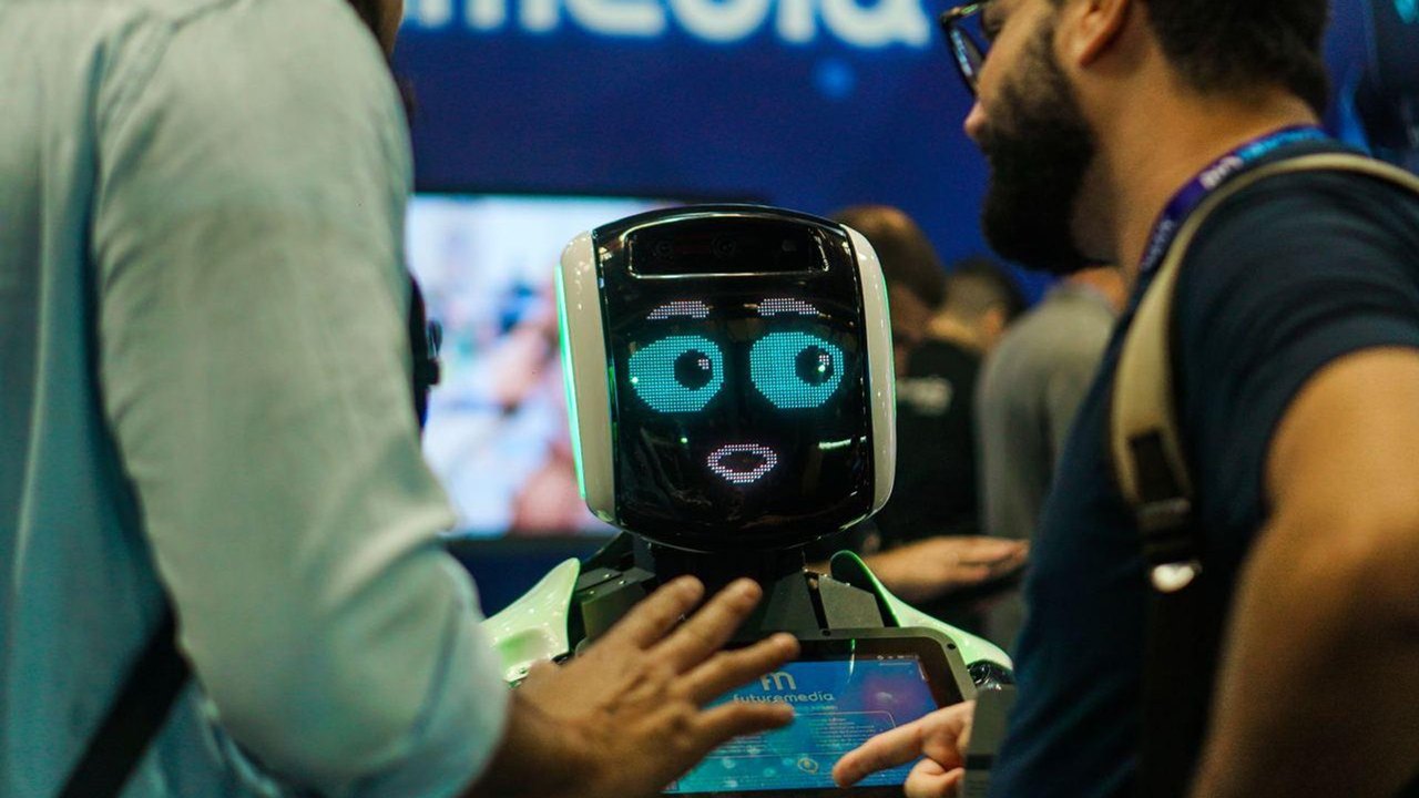 IA, desinformação e água: Rio Innovation Week discute desafios tecnológicos