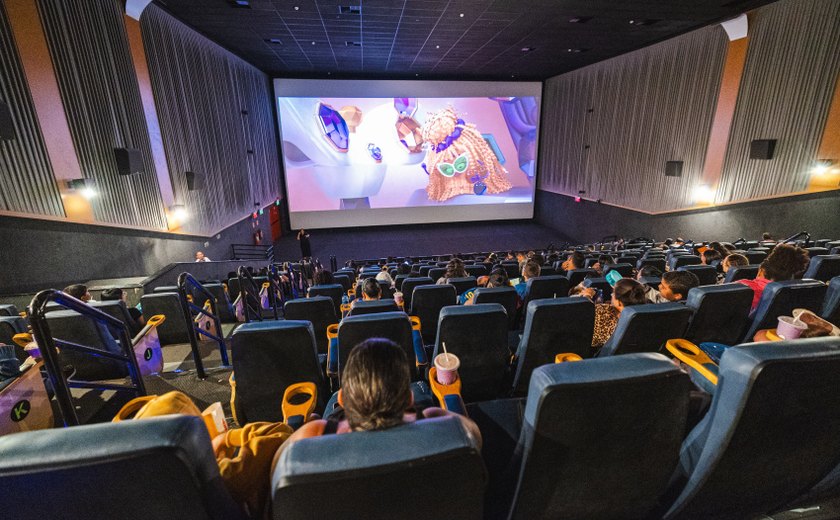 Cinema Inclusivo encanta público PCD e 60+ com recursos de acessibilidade