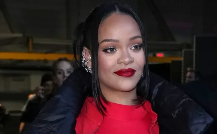 Rihanna está “mais feliz do que nunca” com gravidez e descarta novo álbum