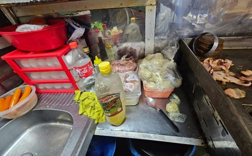 Vigilância Sanitária interdita food truck na Ponta Verde