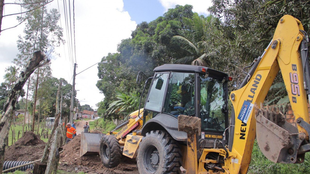 Infraestrutura inicia serviços de pavimentação no bairro Rio Novo