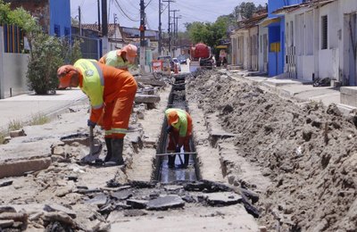 Desobstrução: redes de drenagem estavam com 150 toneladas de materiais descartados irregularmente