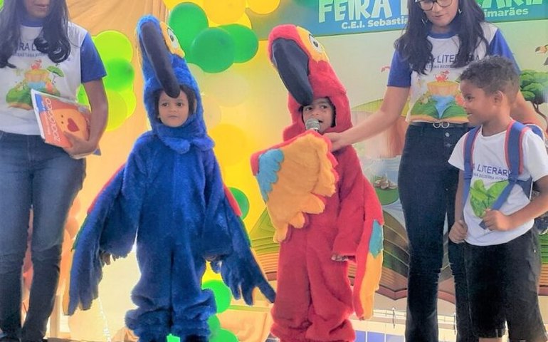 Destaladeiras de fumo e livro infantil movimentam feira literária em creche de Arapiraca