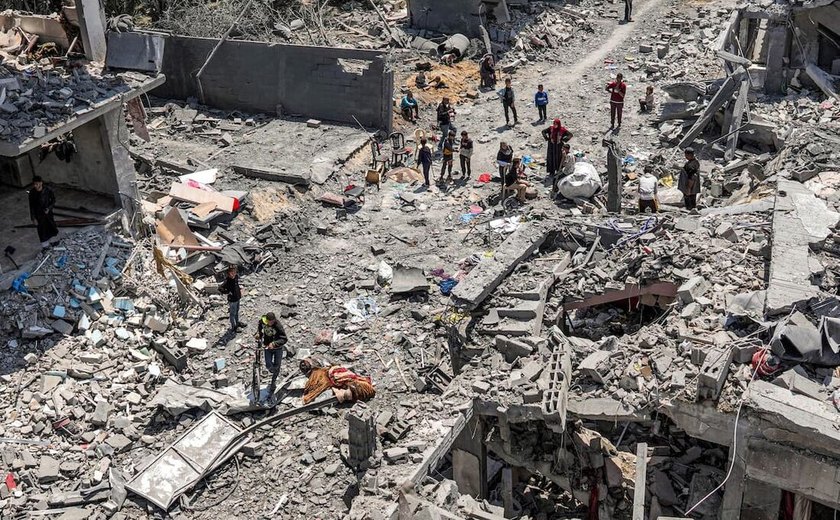 Dezenas são mortos em busca de ajuda em Gaza; Israel estuda mais ações militares