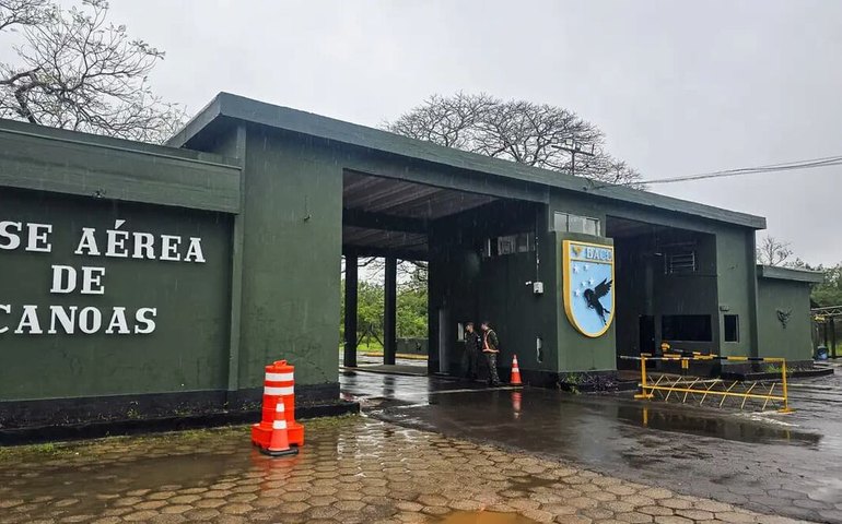 FAB diz que vai investigar queda de avião em Natal