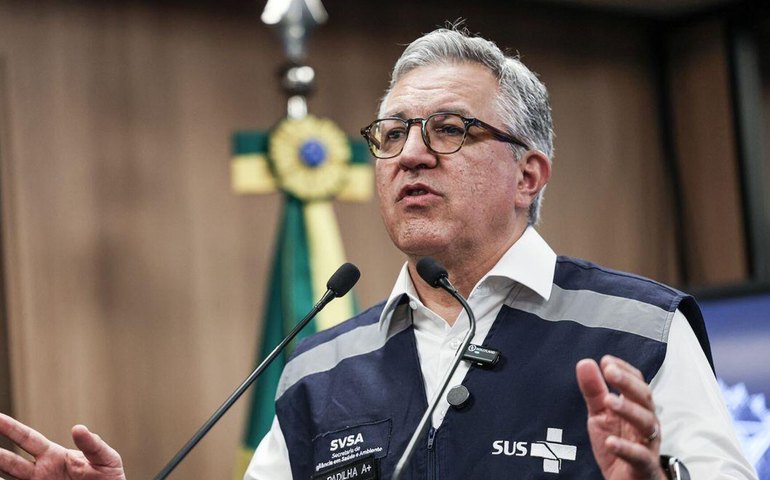Ministro da Saúde alerta para o aumento de casos suspeitos de intoxicação por metanol
