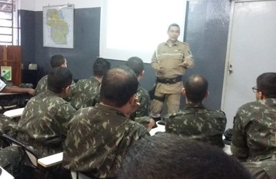 SMTT realiza série de palestras sobre direção defensiva em alusão a condutores em Arapiraca