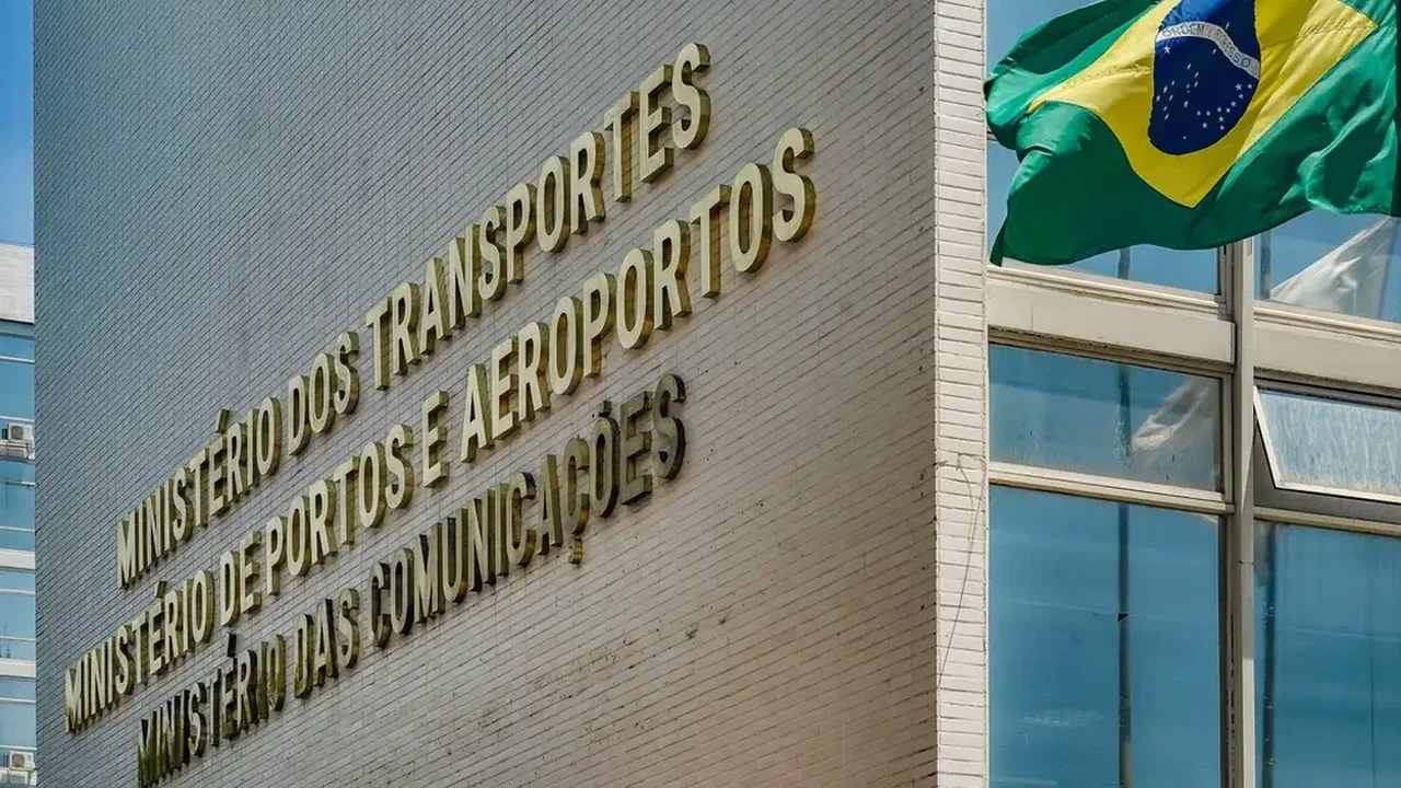Renan Filho confirma saída do Ministério dos Transportes até abril para disputar governo de Alagoas