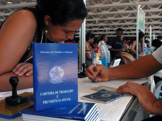 Custos com trabalhador estimulam a proliferação de pessoas jurídicas