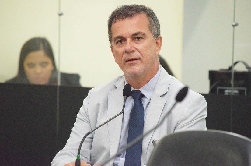 Projeto de Medeiros permite que policiais civis atuem como professores