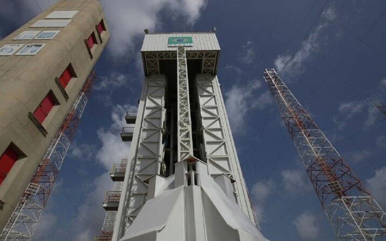 Lançamento inédito de foguete comercial coloca Brasil no cenário global