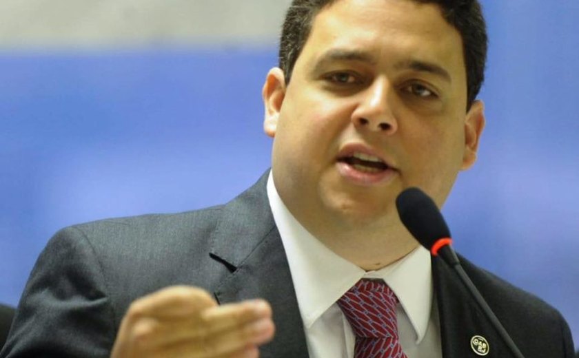 Presidente da OAB aciona STF para Bolsonaro dar explicação sobre morte de seu pai