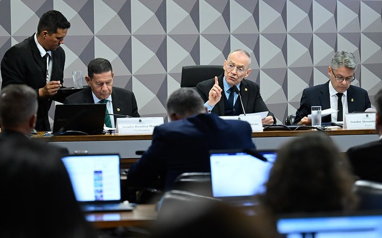 Derrite altera texto sobre papel da PF, mas mantém conduta de facções em lei antiterror