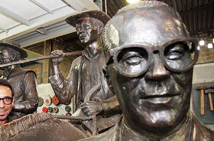 Maceió ganha esculturas de Graciliano e Aurélio Buarque