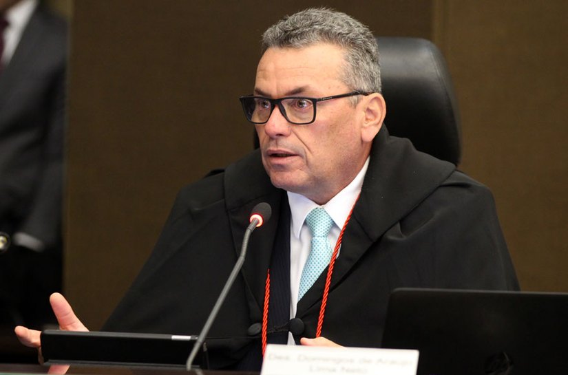 Clínica oftalmológica deve realizar cirurgia em vítima de suposto erro