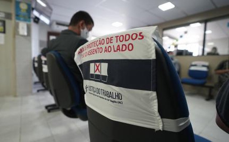 Covid-19: TRT/AL suspende atividades presenciais de 7 a 18 de dezembro