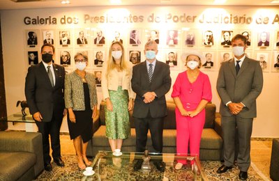 Prefeito Adelmo Calheiros representa AMA em solenidades no Tribunal de Justiça