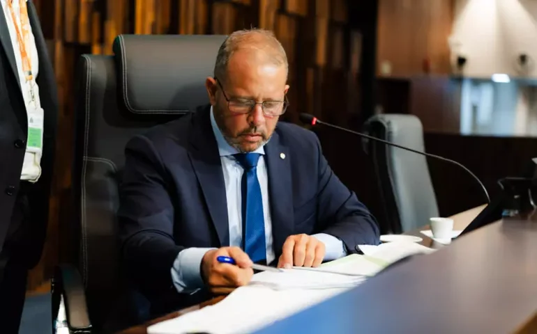 Procurador da Alerj vai a Brasília tentar destravar sucessão no governo do Rio