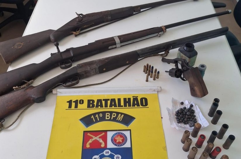 Homem é preso com arsenal de armas de fogo em Alagoas