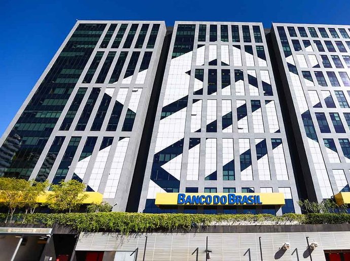BB tem lucro de R$ 11,2 bi no primeiro semestre, queda de 40,7%