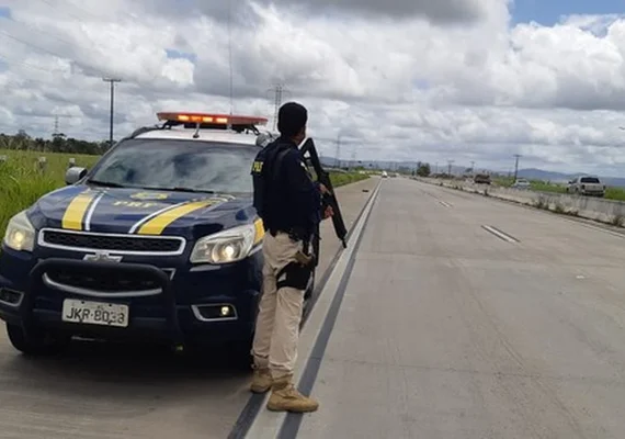 Polícia Rodoviária Federal recupera quatro veículos em Alagoas